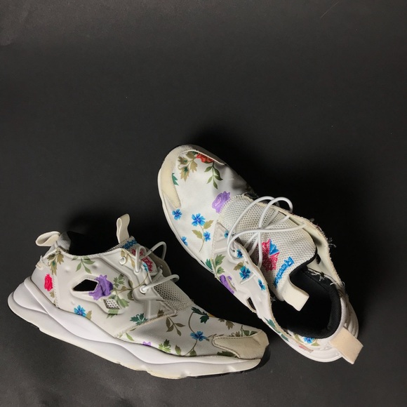 Floral Reebok - Picture 5 of 5